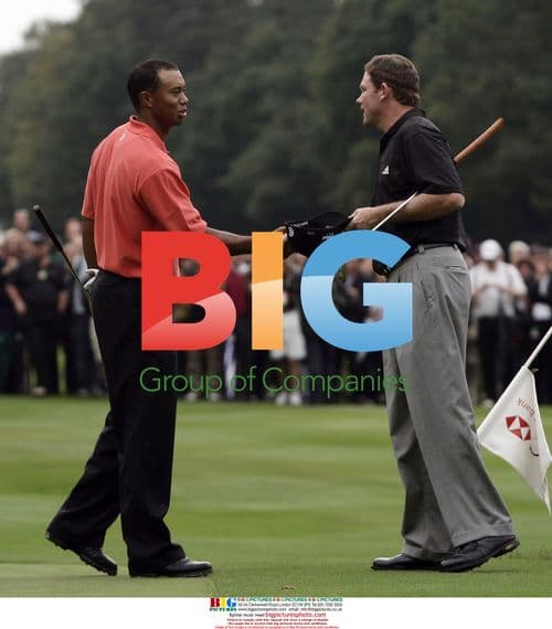 Tiger Woods congratulates Shaun Micheel