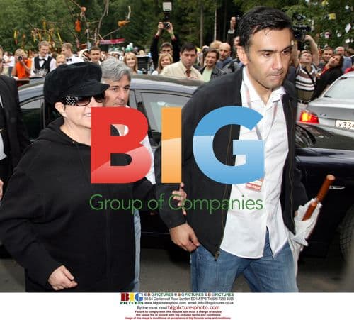 Liza Minnelli at Serebryanny Dozhd Radio Party