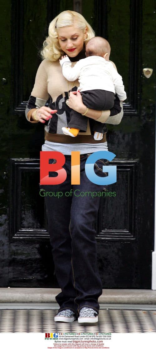 Gwen Stefani Leaves Home with Son Kingston