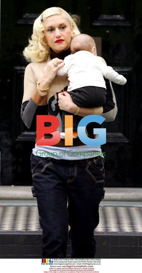 Gwen Stefani Leaves Home with Son