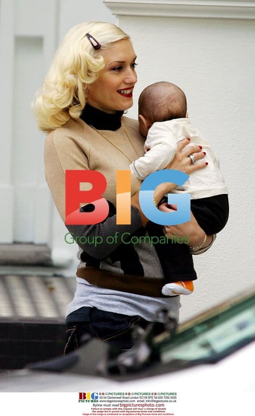 Gwen Stefani Leaving Home with Son