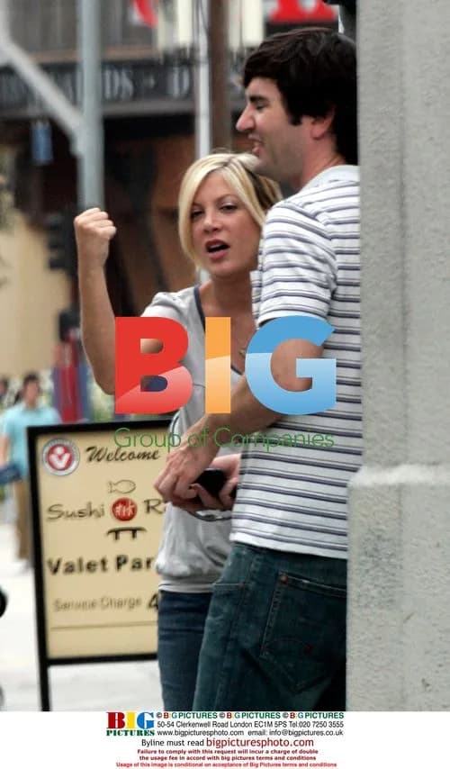 Pregnant Tori Spelling