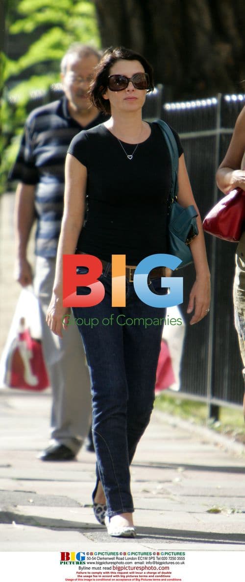 Sadie Frost goes for coffee in London