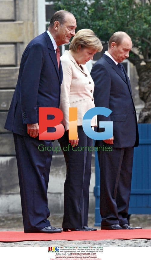 Chirac, Merkel and Putin Bow at Talks in Compiegne