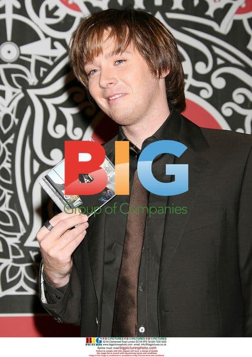 Clay Aiken signs CDs at Virgin Megastore