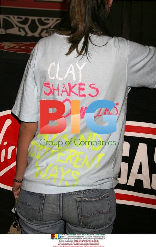 Clay Aiken signs CDs at Virgin Megastore