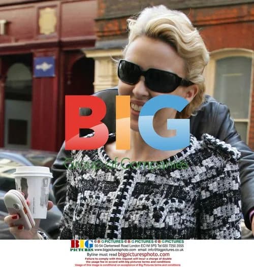 Kylie Minogue Visits London Cafe