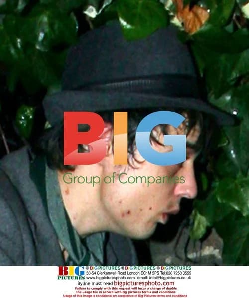 Kate Moss and Pete Doherty Visit Friend's House