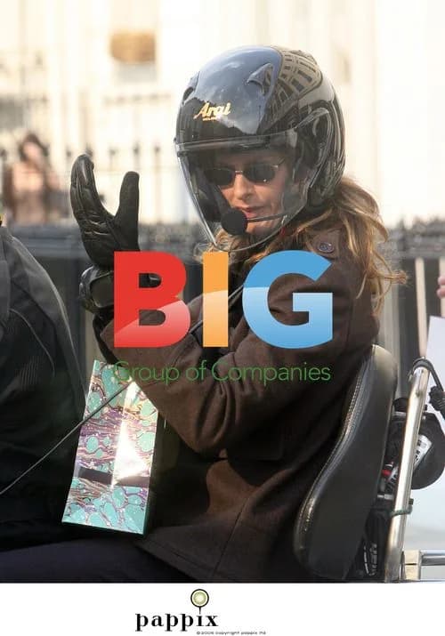 Trinny Woodall rides Virgin Limobike in London