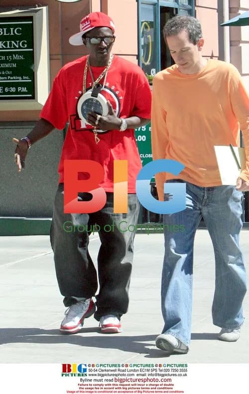 Flavor Flav Takes Walk in Beverly Hills
