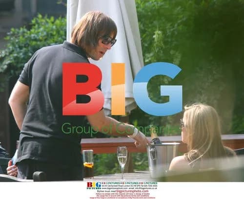 Liam Gallagher and Nicole Appleton Pub Lunch