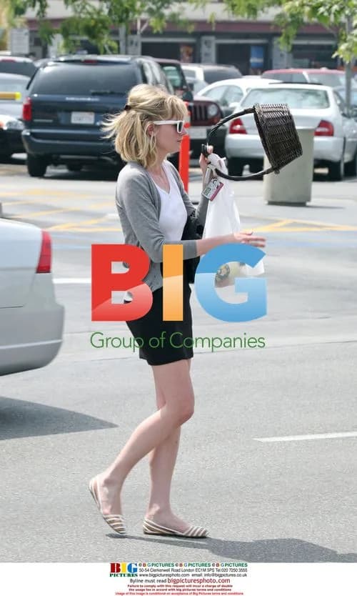 Kirsten Dunst Shopping in LA