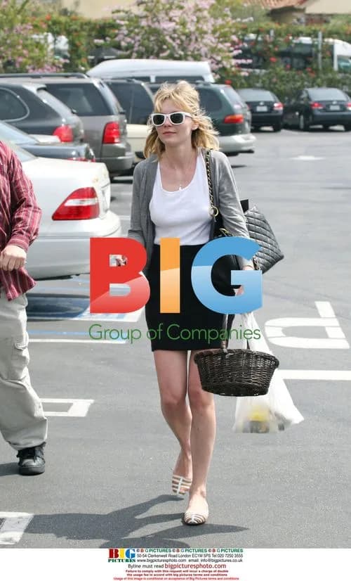 Kirsten Dunst Shopping in LA