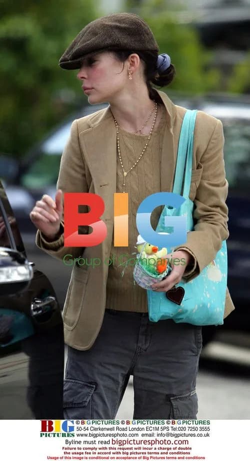 Lara Flynn Boyle Celebrates Easter in Bel Air