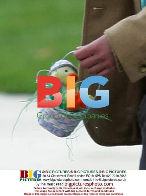 Lara Flynn Boyle Gets Easter Ready