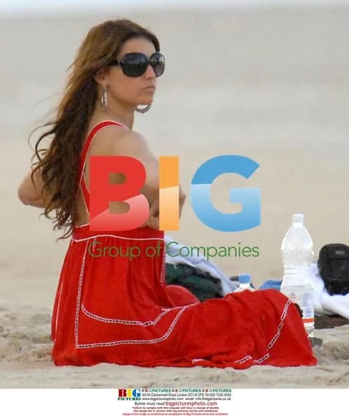 Jessica Simpson and John Mayer on Tallows Beach