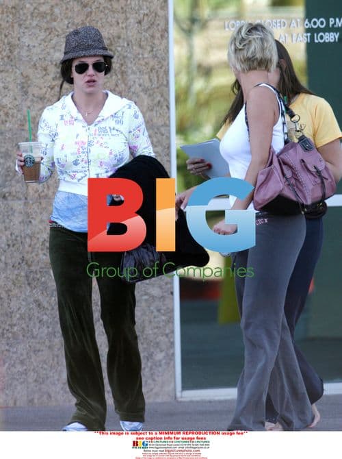 Britney Spears Leaving Liposuction Clinic