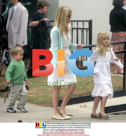 Reese Witherspoon takes kids to Easter church