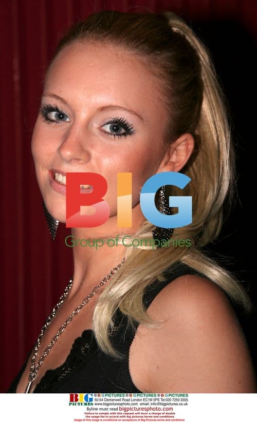 Abi Ryan Performing at PopShow