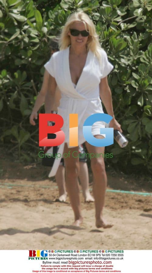 Pamela Anderson and Tommy Lee on Hawaii Vacation