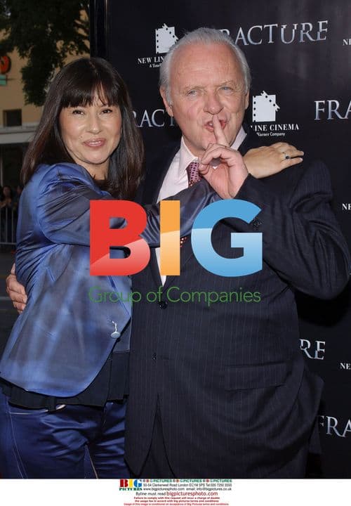 Anthony Hopkins and Stella Arroyave at "Fracture" Premiere