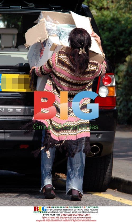 Jessie Wallace Struggles With Her Old Home