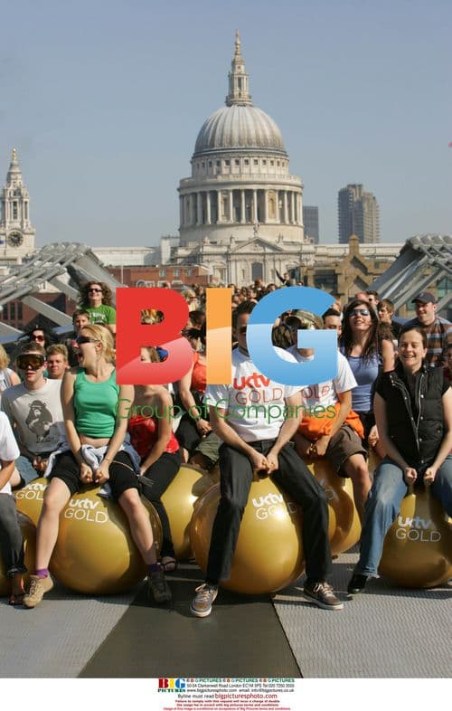 600 people bounce on space hoppers on Millennium Bridge