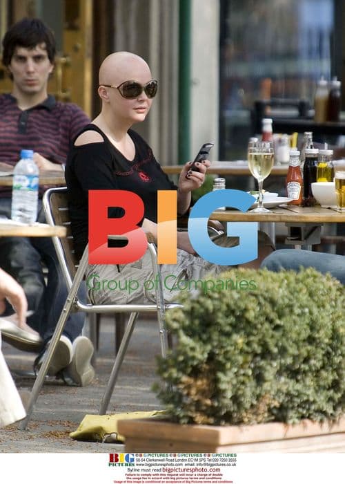 Gail Porter Enjoys Lunch with Friends