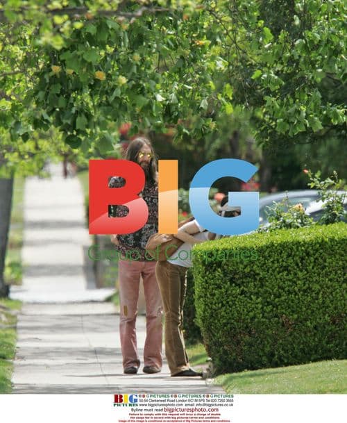 Chris Robinson and girlfriend shopping in LA