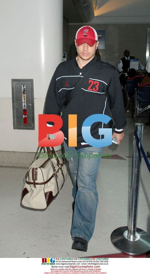 Nick Lachey and Vanessa Minnillo arrive at LAX