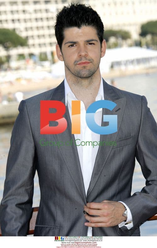 Miguel Angel Munoz presents 'Paso Adelente'