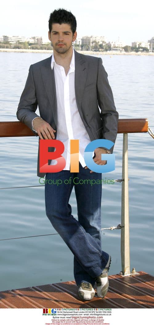 Miguel Angel Munoz presents 'Paso Adelente'