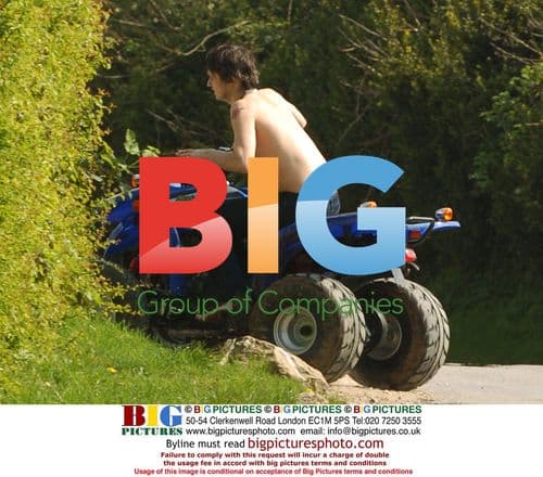 Kate Moss and Pete Doherty in the Cotswolds