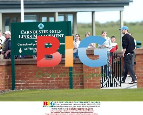 Justin Timberlake Golfing at Carnoustie