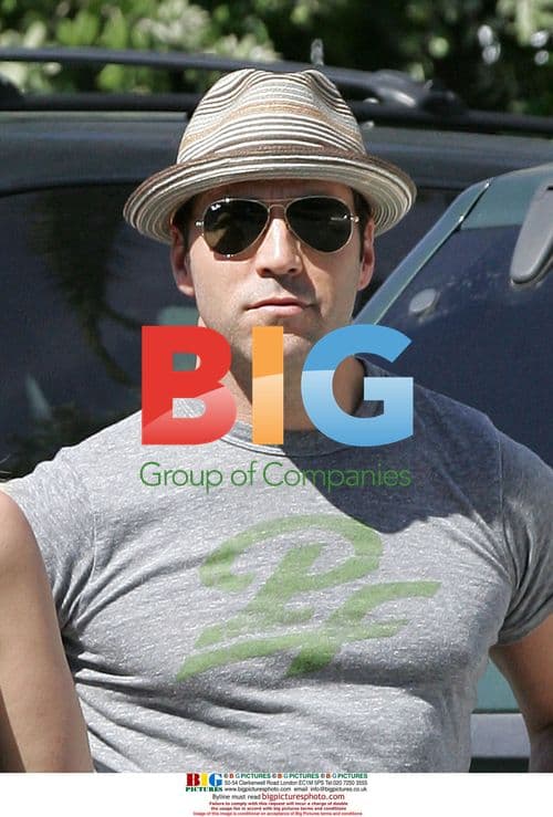 Jeremy Piven Out with Friends in LA