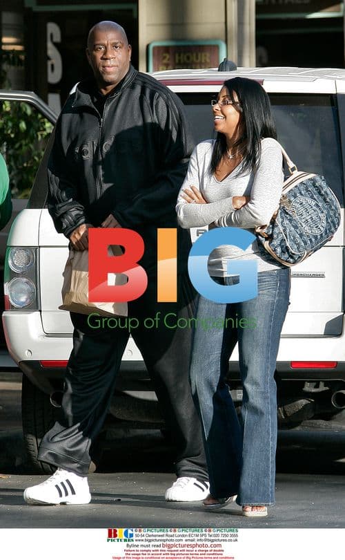 Magic Johnson and Wife Cookie Shopping