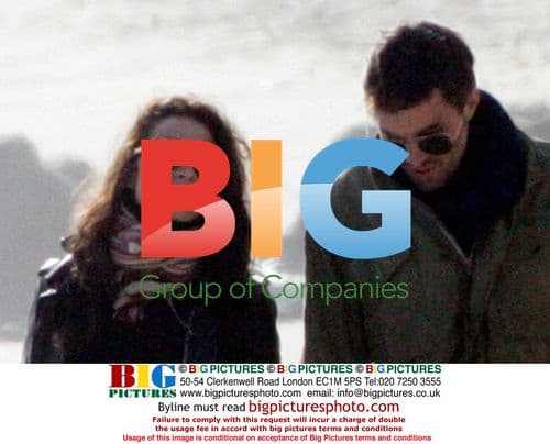 Olivier Martinez and Goya Toledo at the Beach