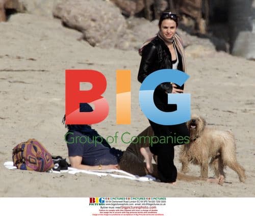 Olivier Martinez with Girlfriend at Beach