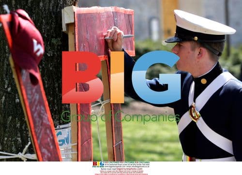 Student signs memorial after Virginia Tech shooting