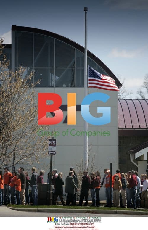 Mourning students at Virginia Tech