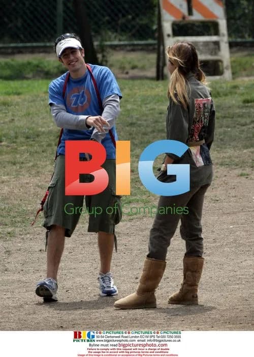 Jason Biggs and Lake Bell Cuddle at Dog Park