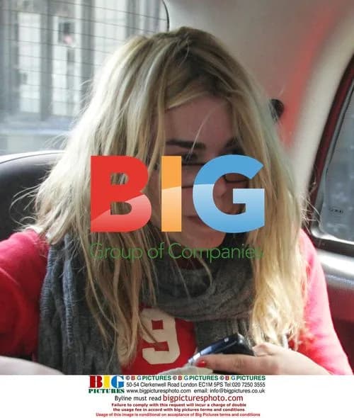Billie Piper Photographed by Paparazzi