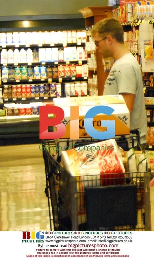Ryan Phillippe Grocery Shopping with Kids
