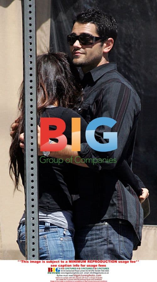 Jesse Metcalfe Spotted with Curvy Brunette
