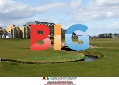 Justin Timberlake Enjoys Golf at St Andrews