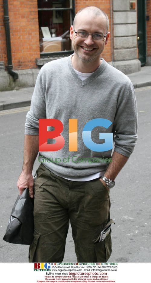 UK Soap Stars Shopping in Dublin