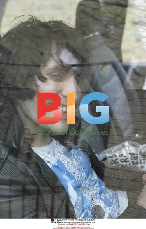 Amy Winehouse Seen With Noel Fielding