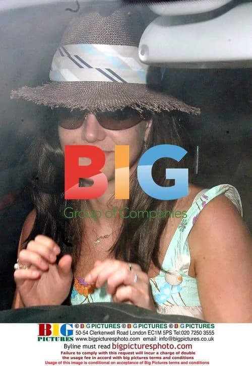 Britney Spears Gets Del Taco Meal