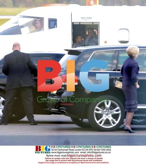 Beckhams Depart On Private Jet