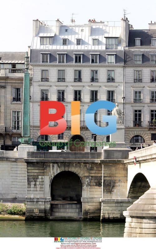 Jacques Chirac family in Hariri's apartment